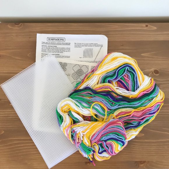 Flower Fence #9122 Temptations J&L Craft Designs Vtg Plastic Canvas Kit 1988 - Picture 2 of 4